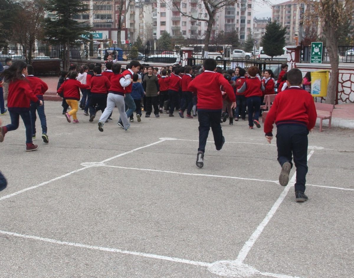 Öğrenciler, Deprem Tatbikatı Yaptı