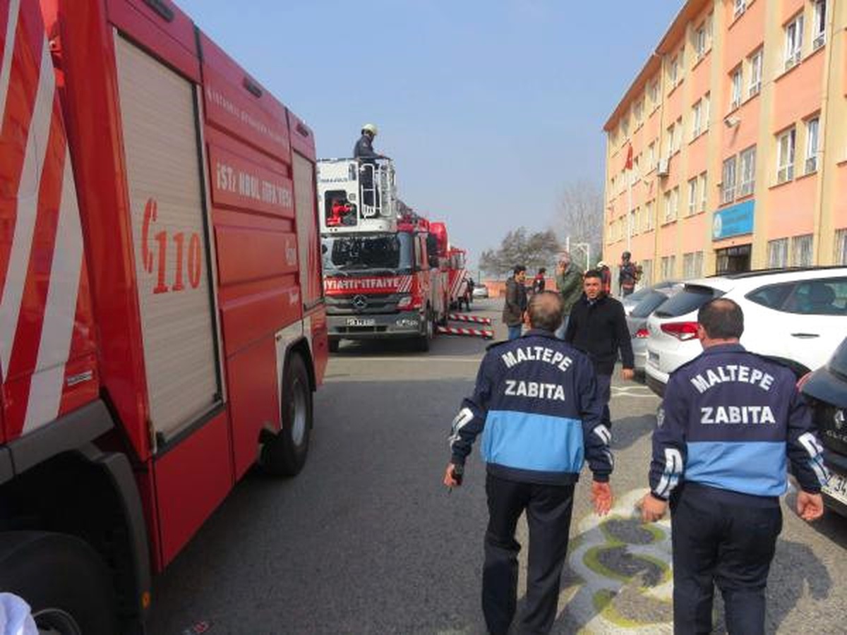 Okulda Yangın Çıktı Öğrenciler Gözyaşlarına Boğuldu