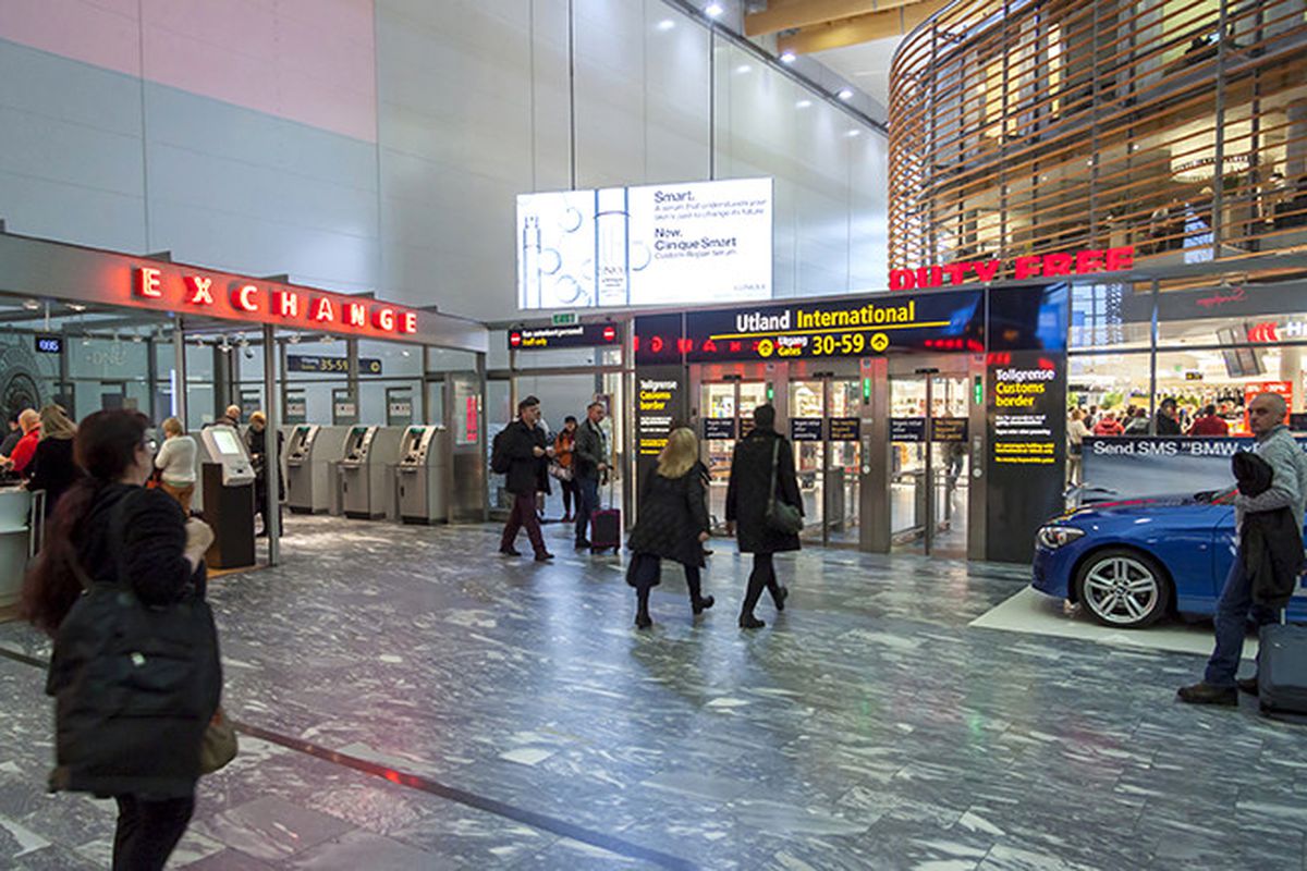 Oslo Havalimanı 3.kez Boşaltıldı