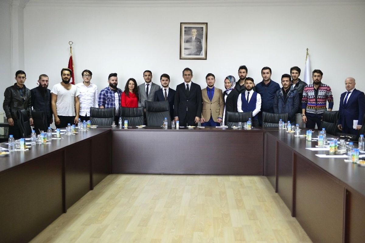 Rektör Özer, Öğrenci Konseyi ve Öğrenci Temsilcileriyle Buluştu