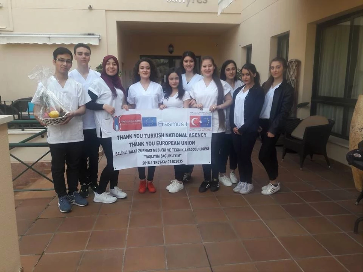 Salihli\'nin Hemşirelik Öğrencileri İspanya\'da Staj Yaptı