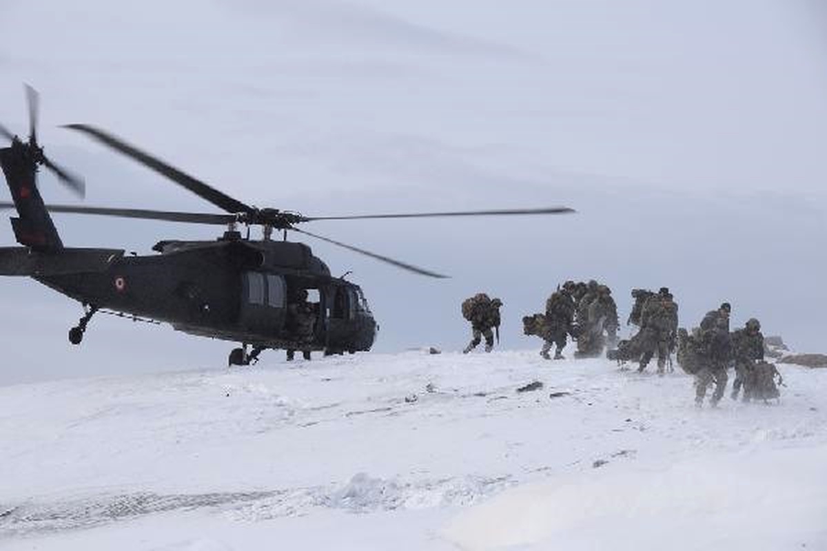 Tunceli Aliboğazı\'nda PKK\'ya Ait 13 Sığınak ve 3 Mağara Bulundu