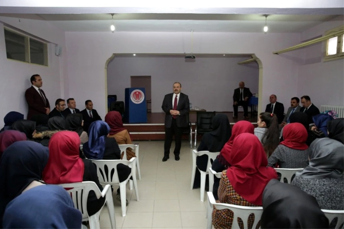 Vali İsmail Ustaoğlu, Kız Anadolu İhl Öğrencileriyle Buluştu