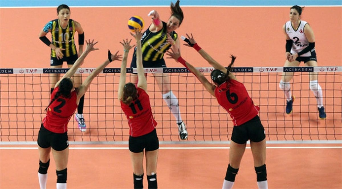 Voleybolda Dev Karşılaşma: Namağlup Vakıfbank, Fenerbahçeyi Konuk Edecek