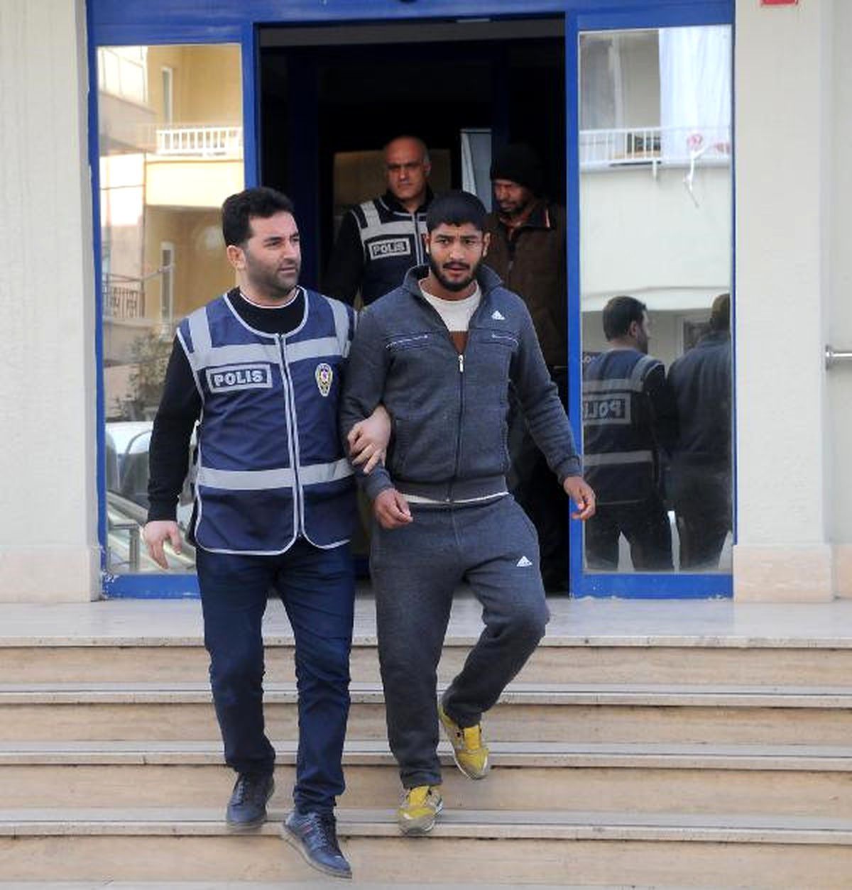 Yalova\'da Kaçak Içki Operasyonu