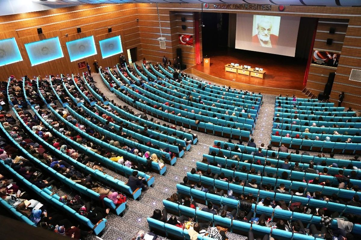 Yozgat\'ta "Kaldırımlar\'dan Sakarya\'ya Necip Fazıl Sempozyumu"
