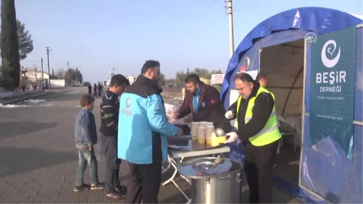 Adıyaman\'daki Deprem - Çadırda Kalan Vatandaşlara Üç Öğün Yemek Ikramı