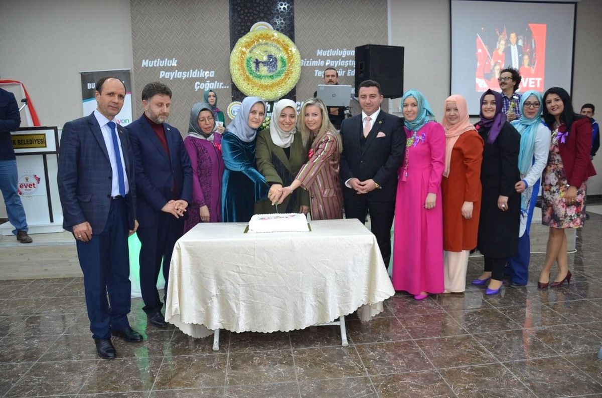 AK Parti Kadın Kolları 8 Mart Dünya Kadınlar Gününü Kutladı