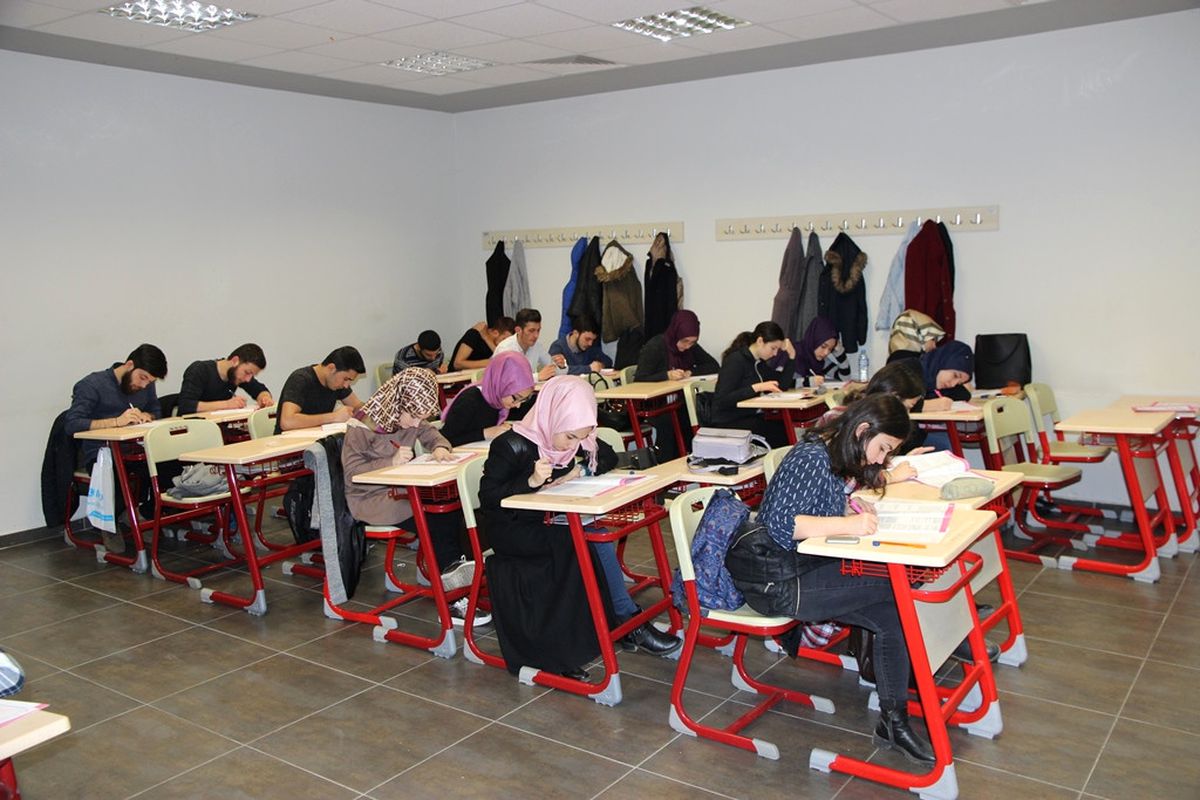 Akademi Lise\'de YGS deneme sınavı heyecanı