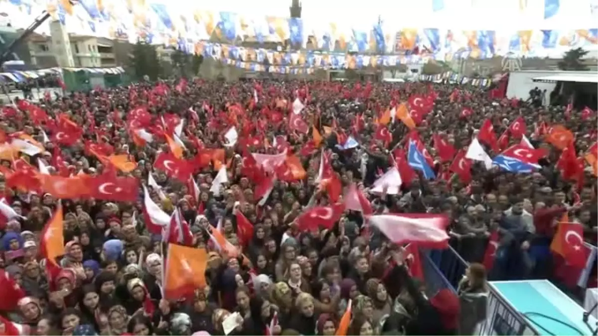 Başbakan Yıldırım: "O Karanlıık Gecenin Sorumlusu Olan Feto Gelecek Hesabını Verecek"