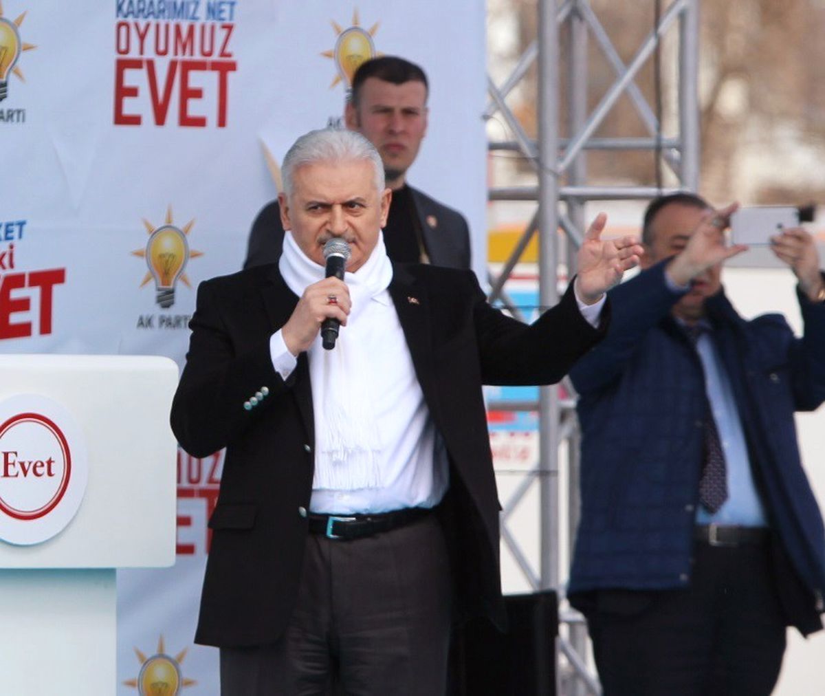 Başbakan Yıldırım, "Türkiye\'de Rejim Sorunu Yok. Değişime Direnen Bir Ana Muhalefet Sorunu Var"