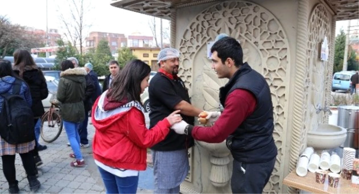 Belediyeden Halka "Salep"İkramı