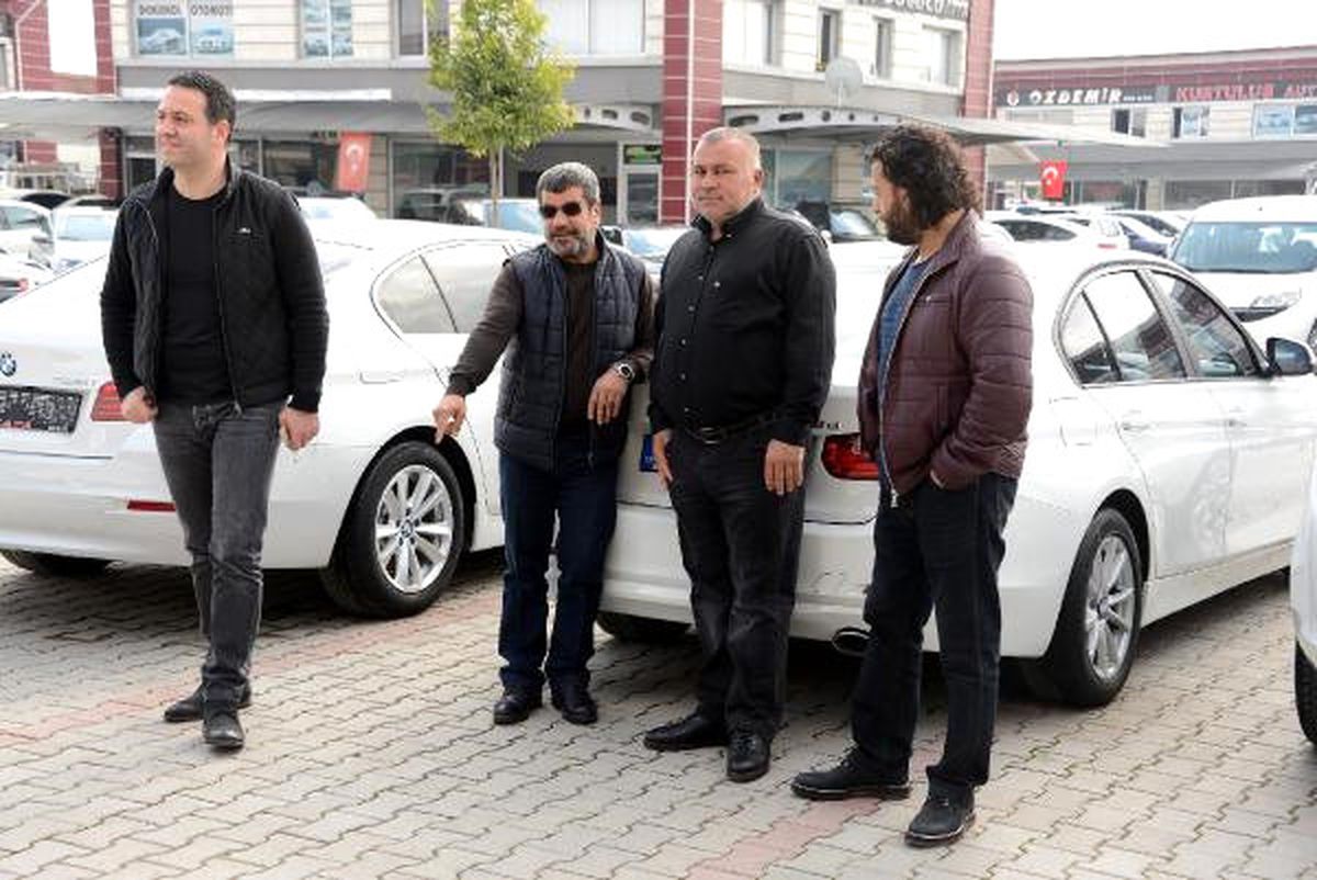 Çanta Dolusu Para Buldu, Sahibini Arıyor