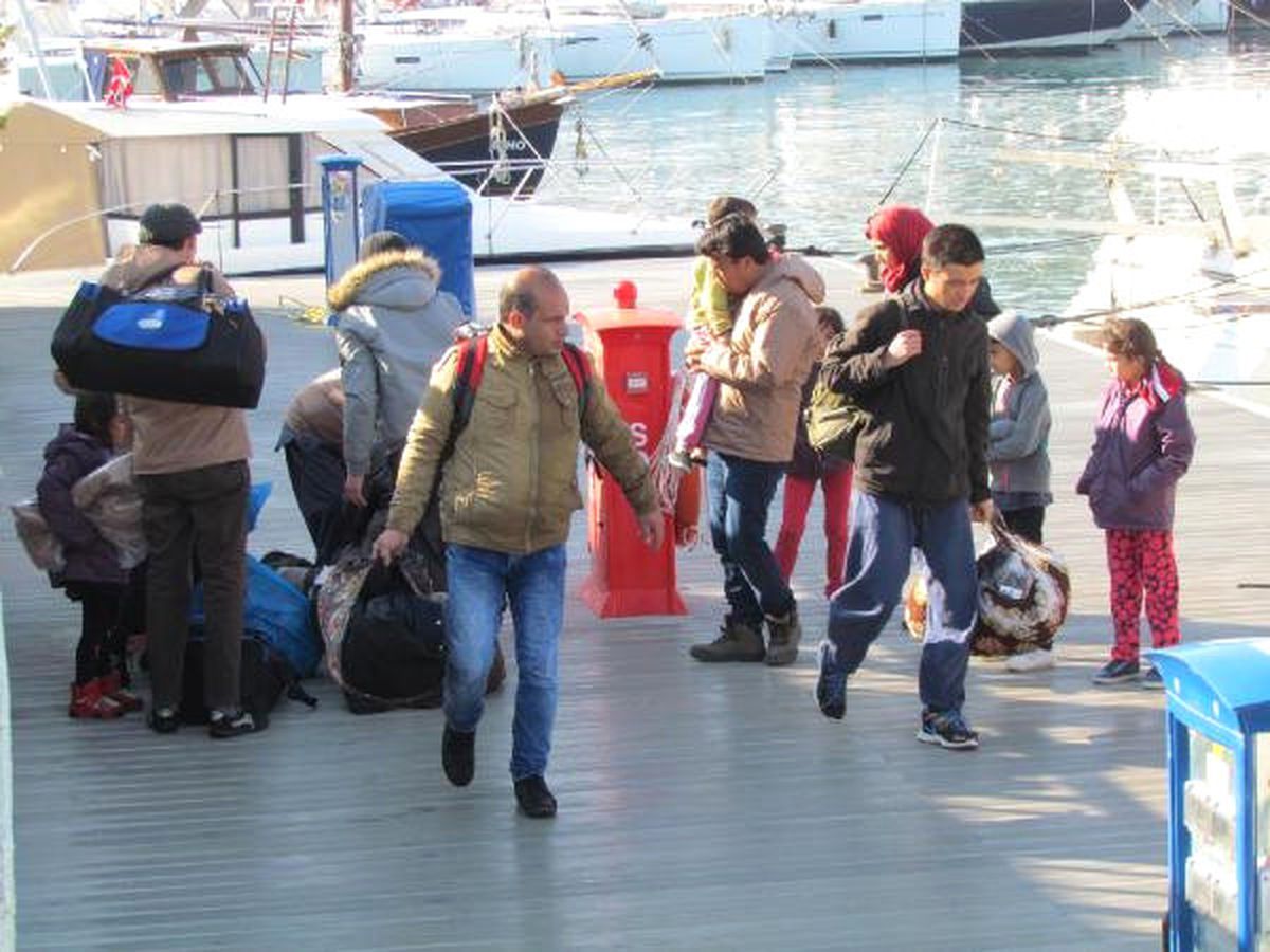 Çeşme Açıklarında 22 Mülteci Yakalandı