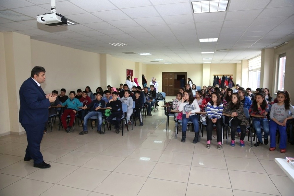 Başkan Kocadon, Bitez Yeni Pazar Yerini Gezdi