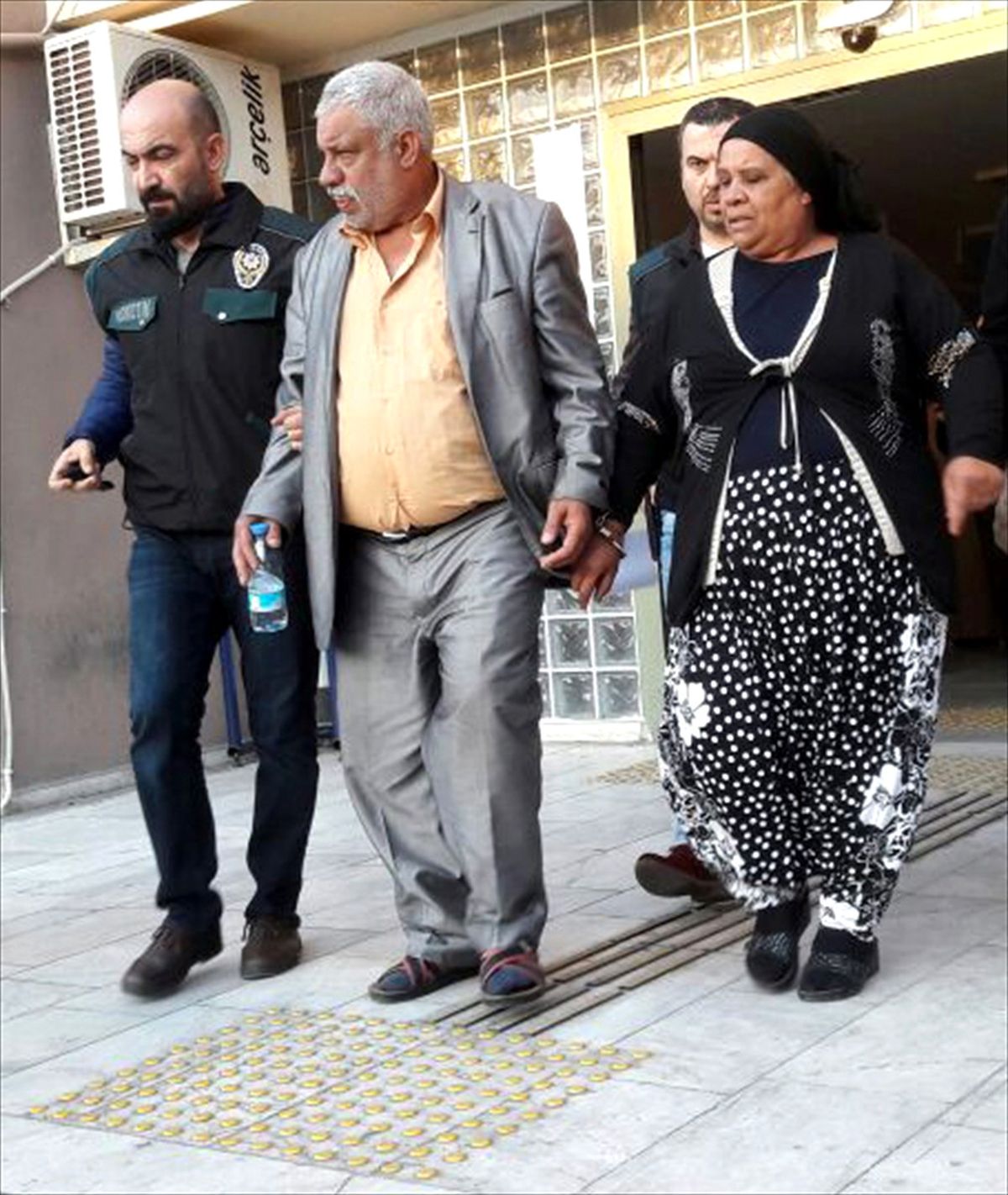 Evli Çift Uyuşturucu Ticaretinden Tutuklandı