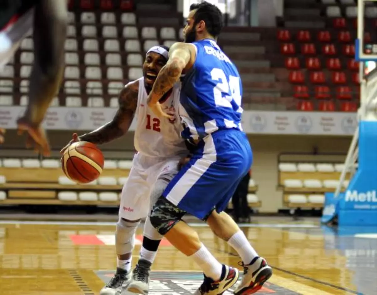 Gaziantep Basketbol-Demir İnşaat Büyükçekmece: 78-67