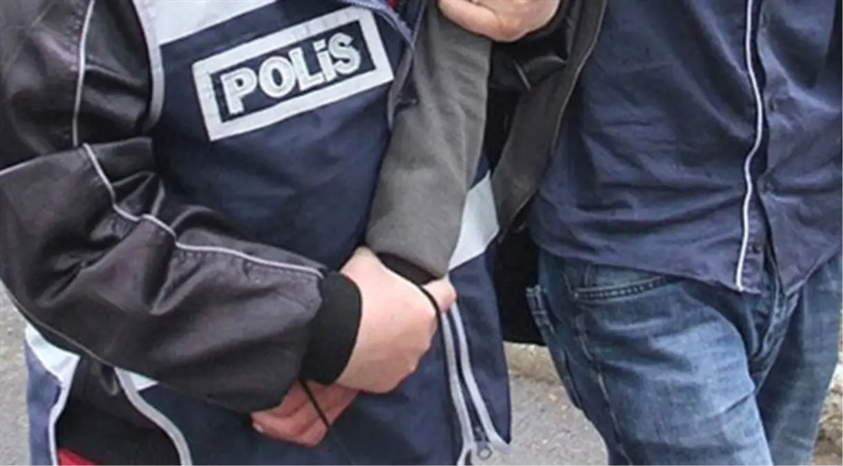 Hırsız Polise Biber Gazı Sıktı