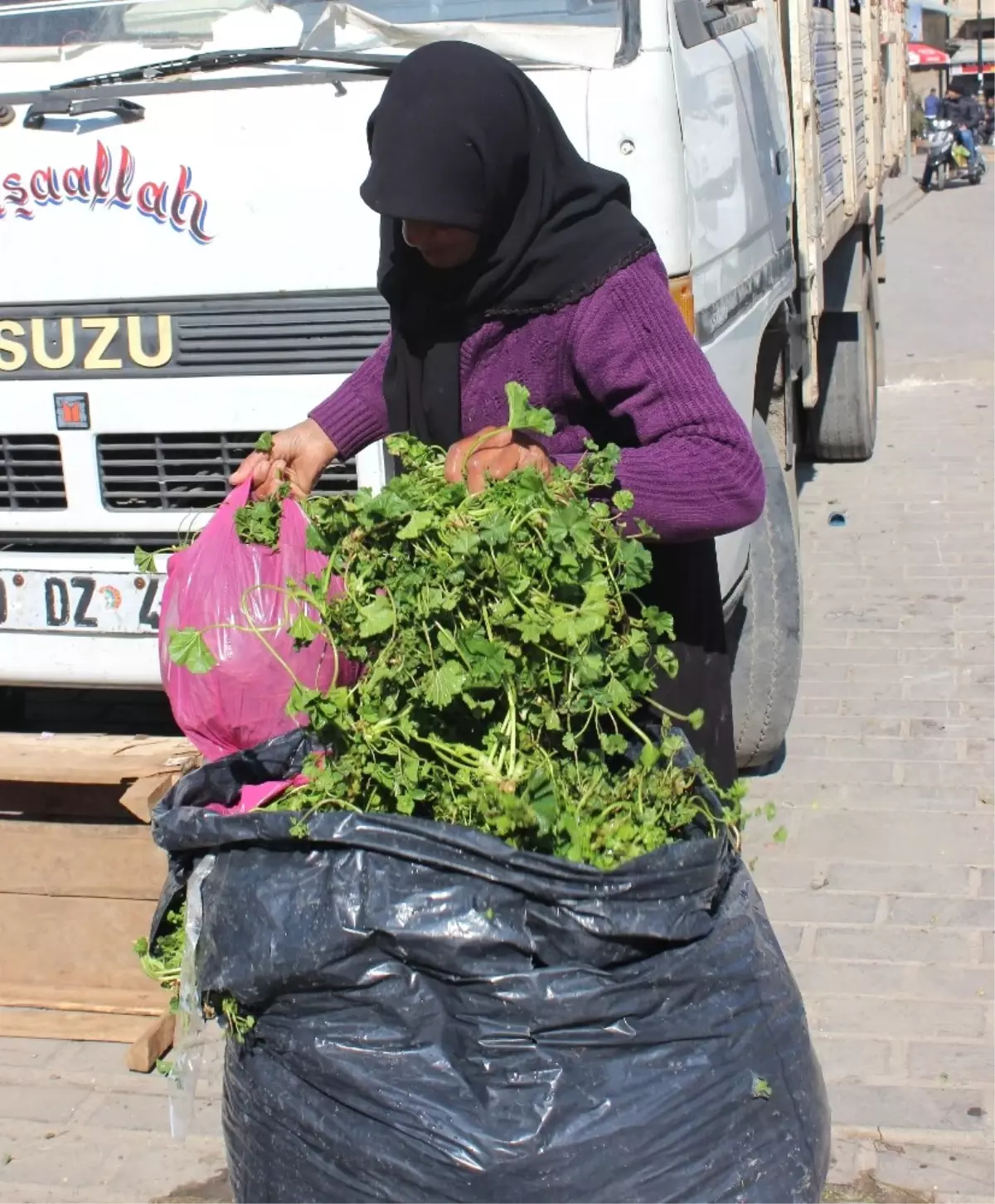 Kaymakam Şakalar, Akharım Beldesini Ziyaret Etti