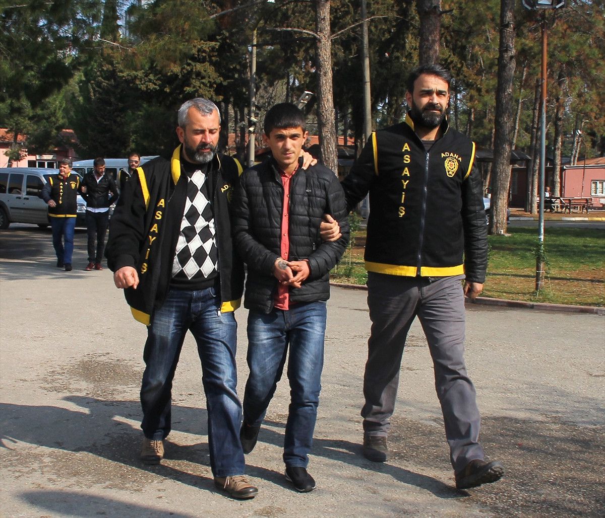 Polis Aracına Silahlı Saldırı