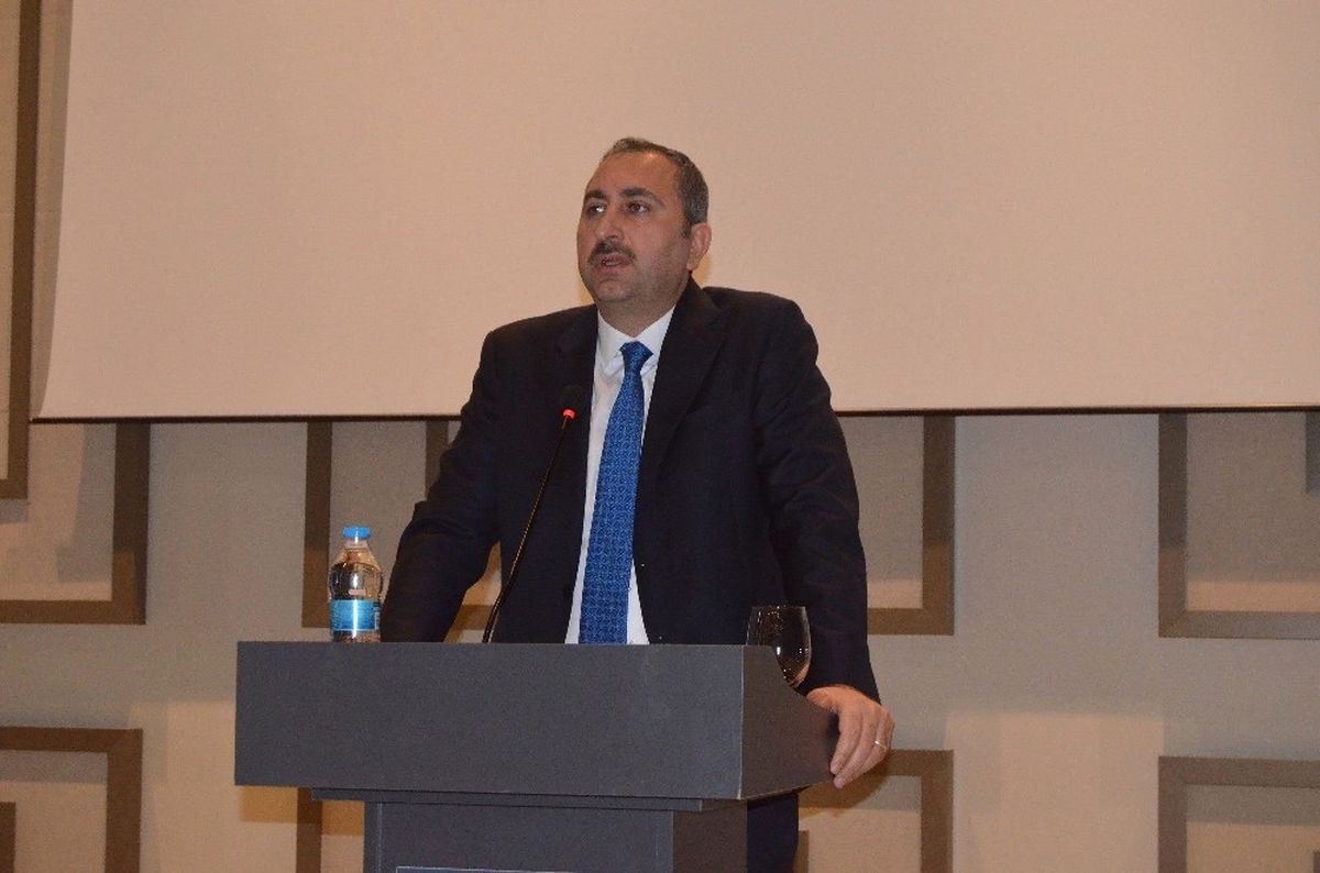 Trabzon AK Parti\'de Geniş Katılımlı Referandum Çalıştayı Yapıldı