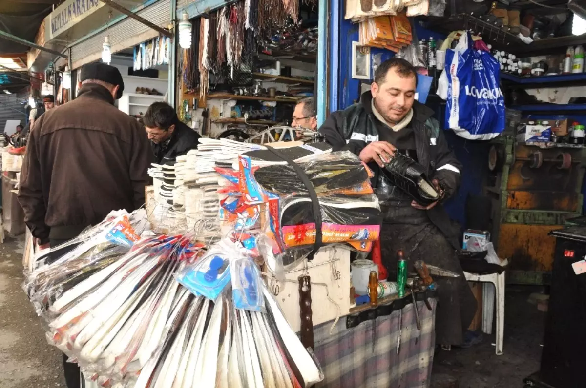 Ayakkabı Tamircileri Kan Ağlıyor!