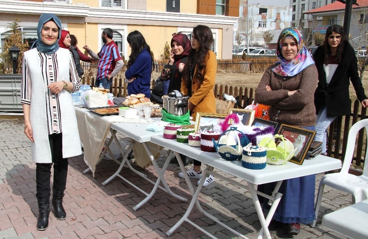 Uyarader\'den Kimsesiz Çocuklar Yararına Kermes