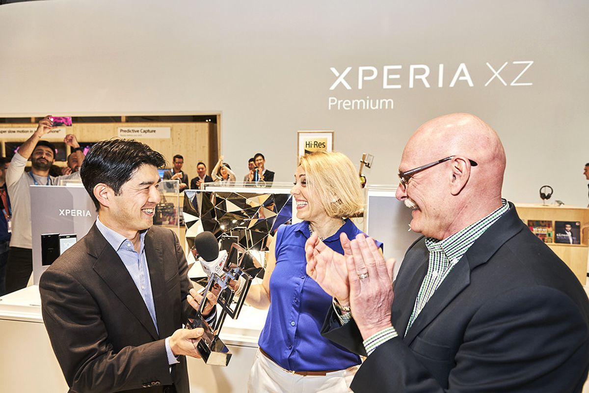 Xperia™ XZ Premium "MWC 2017\'nin En İyi Yeni Akıllı Telefonu" seçildi