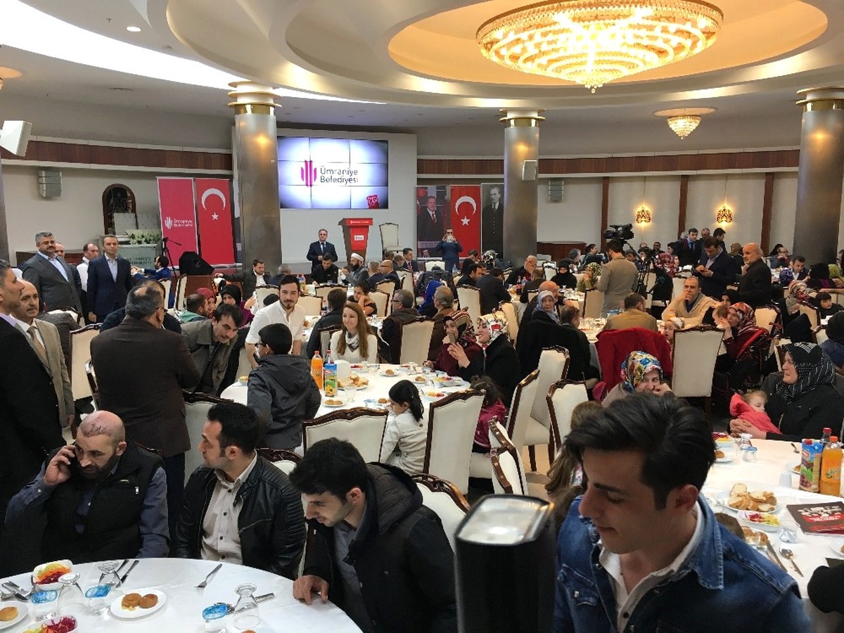 15 Temmuz Gazileri ile Şehit Aileleri Ümraniye\'de Bir Araya Geldi
