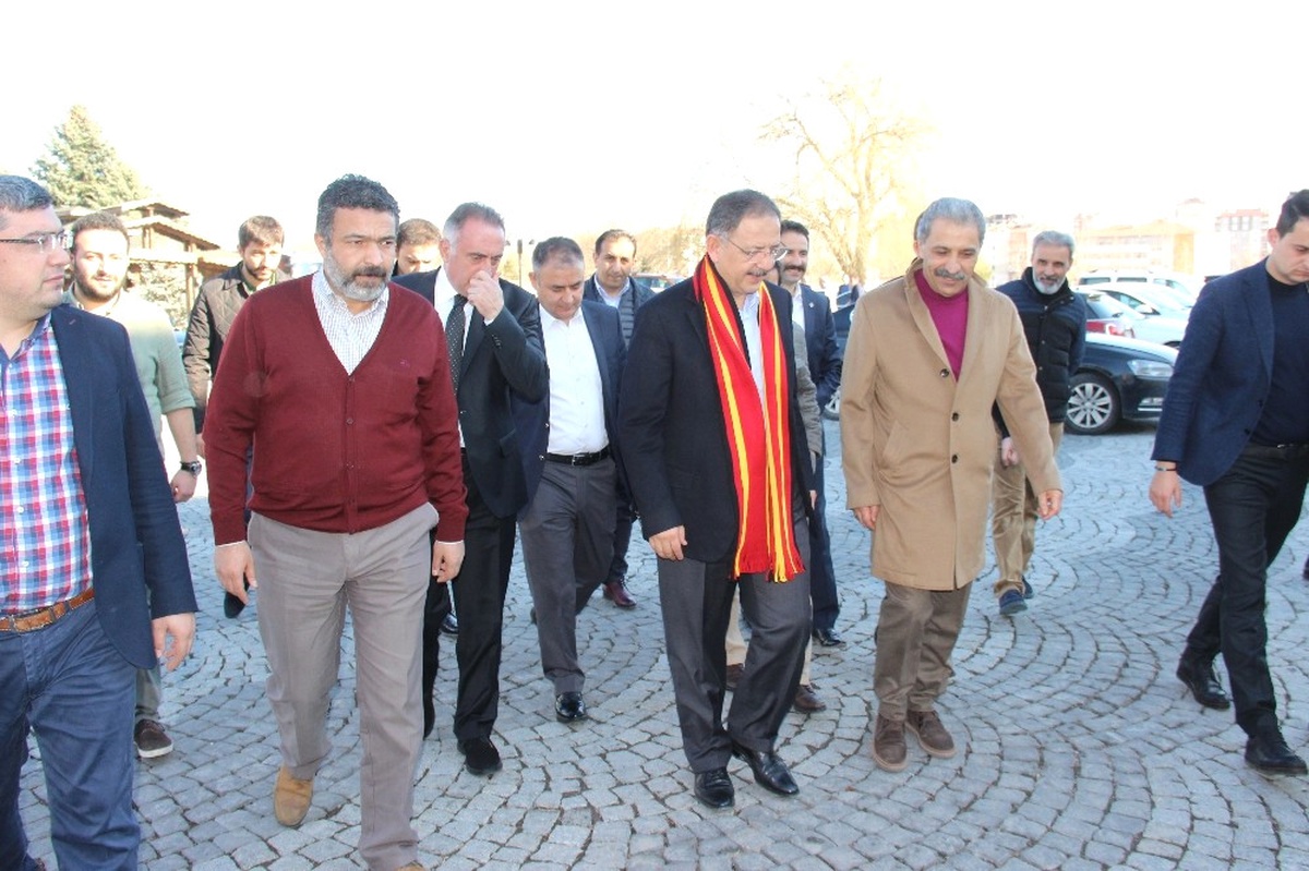 Bakan Özhaseki\'den Kayserispor\'a Ziyaret
