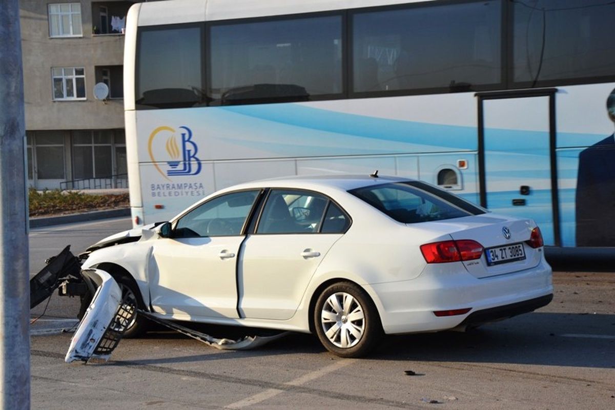 Biga\'da Trafik Kazası: 3 Yaralı
