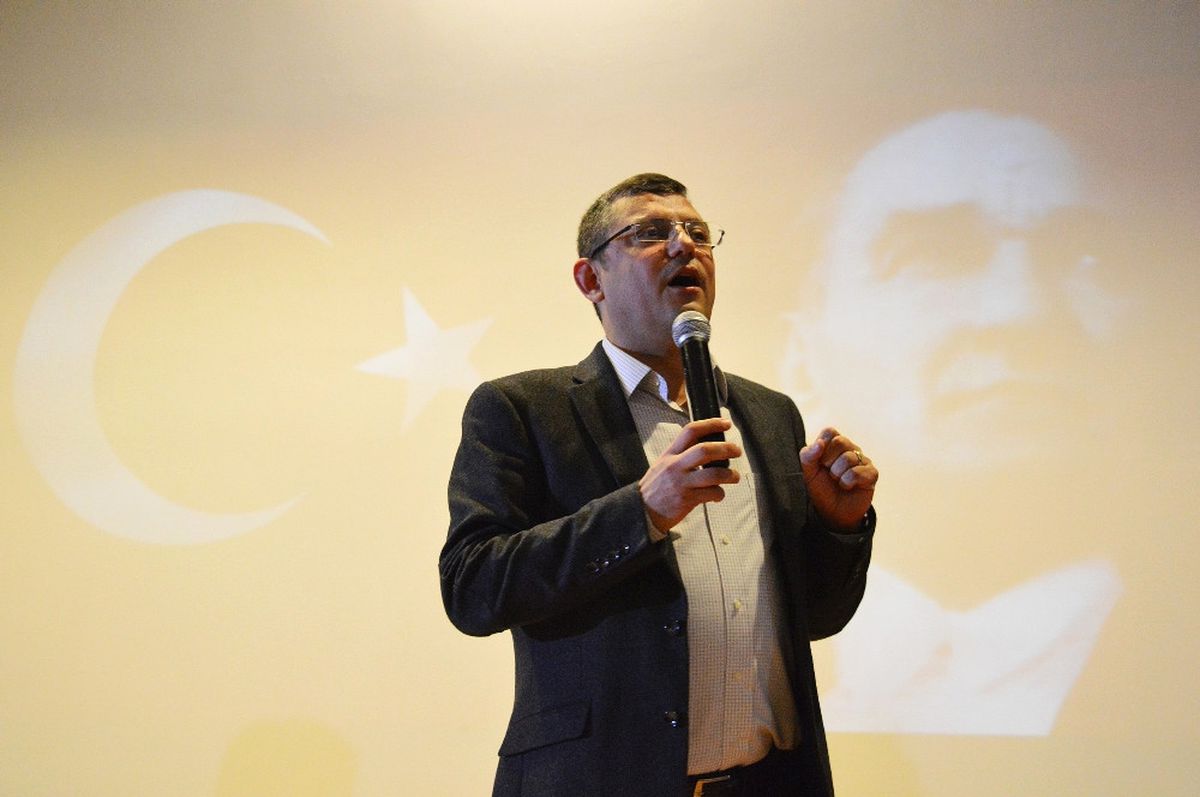 CHP\'li Özel\'den Bakan Çavuşoğlu\'na Tepki