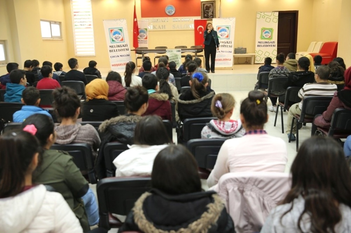 Çocuk Meclisi \'Sigarasız Bir Toplum İçin El Ele\' Çağrısı Yaptı