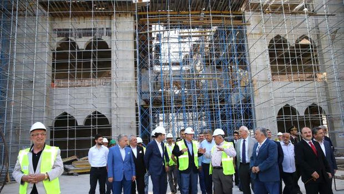 Cumhurbaşkanı Erdoğan Çamlıca Camii\'nde İncelemelerde Bulundu