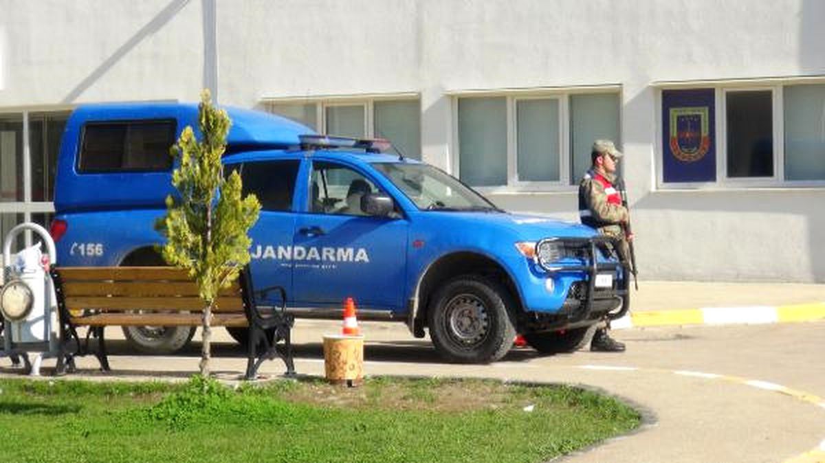 Düşen Uçağın Suriyeli Pilotu Enkazdan 40 Kilometre Güneyde Bitkin Halde Bulundu (2)