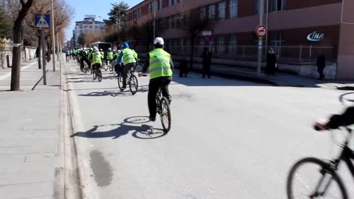 Elazığlılar Sağlıklı Yaşam İçin Pedal Çevirdiler