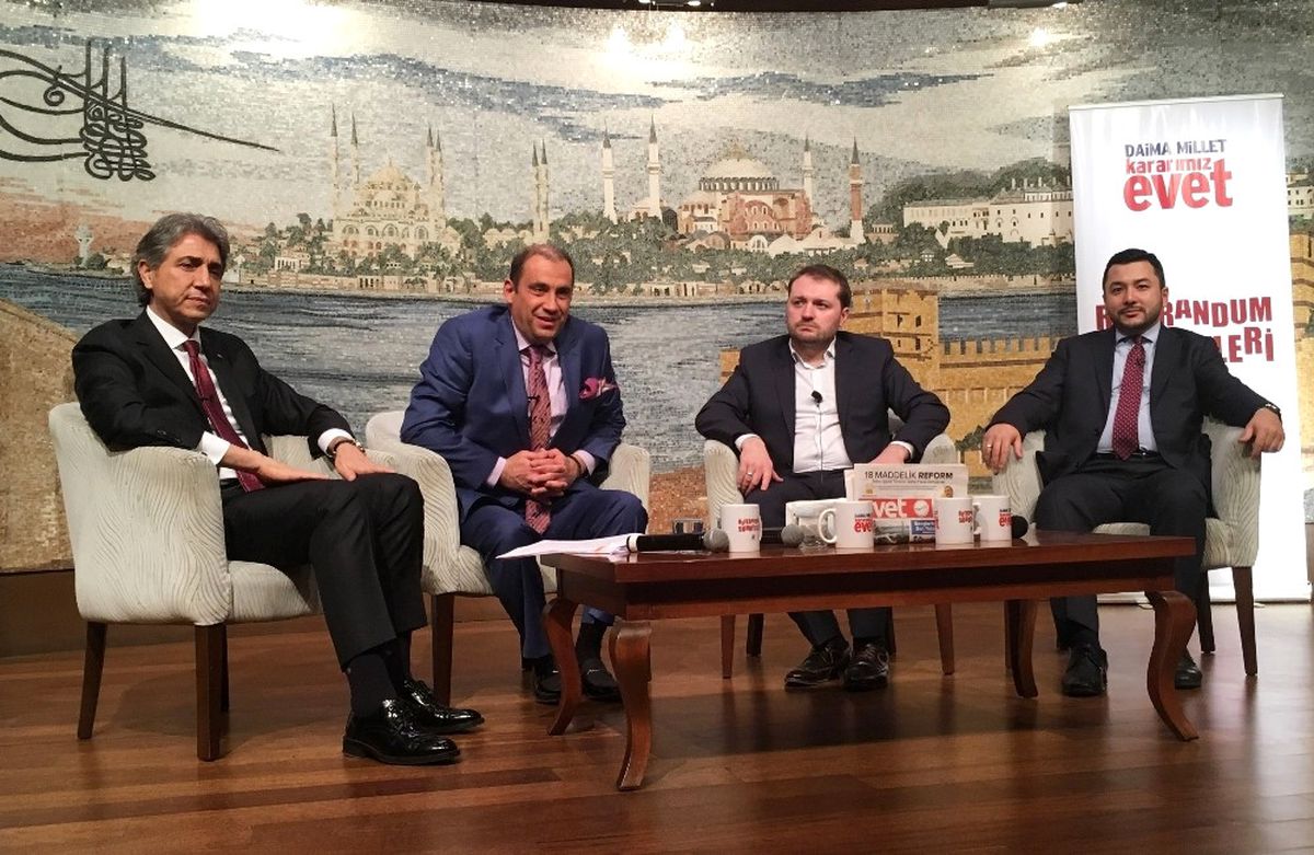 Fatih\'te Canlı Yayında Referandum Sohbeti