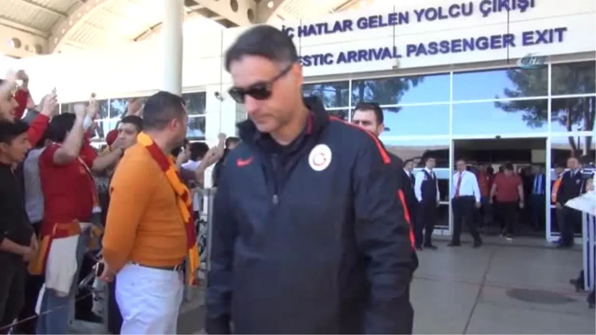 Galatasaray\'ın Antalya\'ya Gelişi Olaylı Oldu