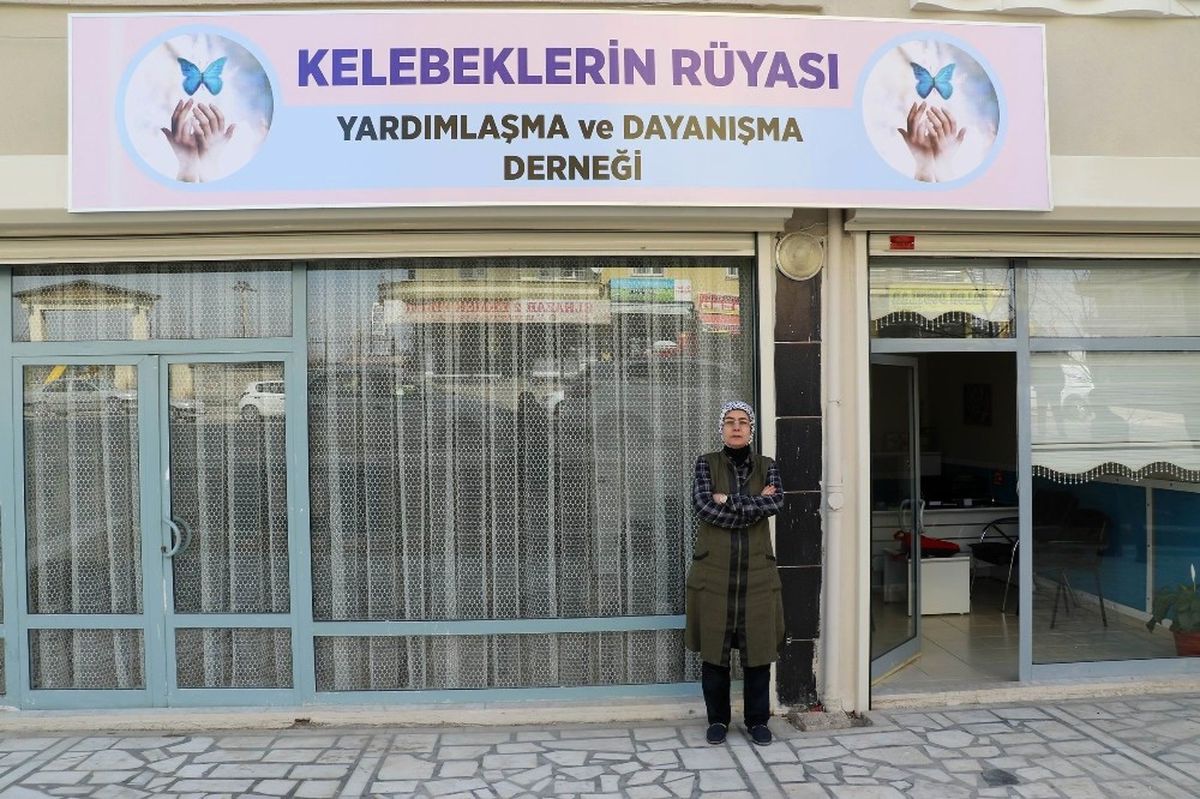 Kelebekler Dernek Altında Birleşecek