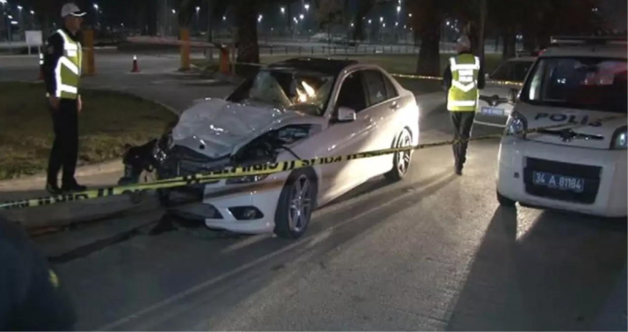 Otomobil Sürücüsü, Yolun Karşına Geçen 2 Yayaya Çarpıp Kaçtı