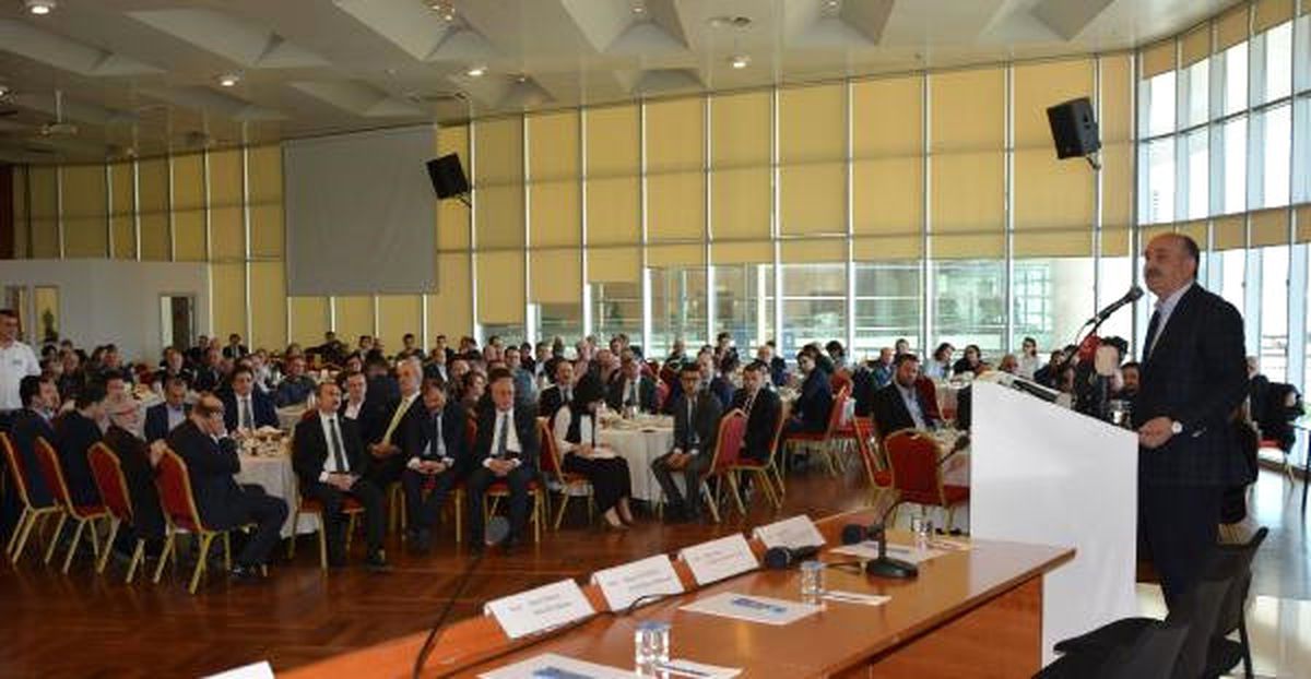 Müezzinoğlu, CHP\'li Vekile Bakarak CHP\'yi Eleştirdi