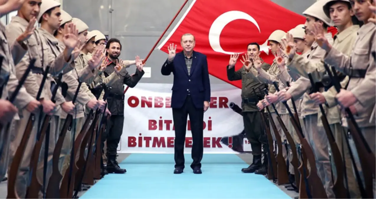 Tokatlılar Gecesi\'ne Katılan Erdoğan\'ı "Onbeşliler" "Rabia" İle Karşıladı