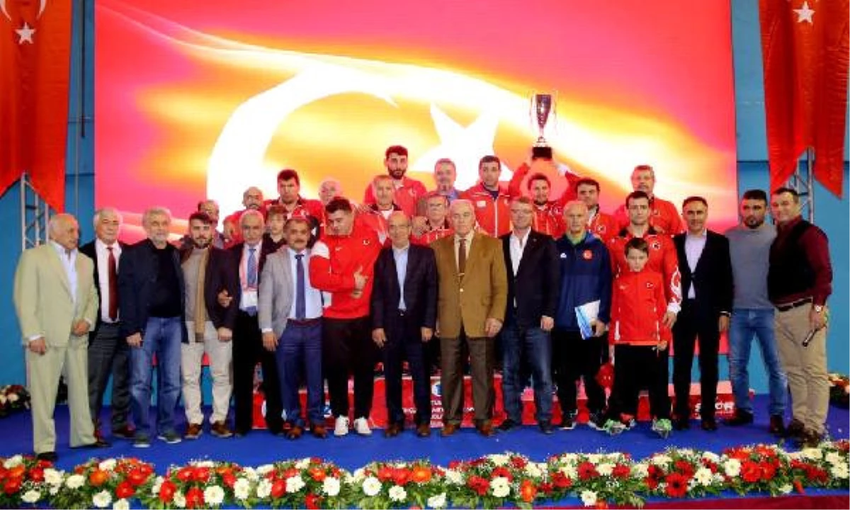 Vehbi Emre ve Hamit Kaplan Turnuvasında Şampiyon Türkiye