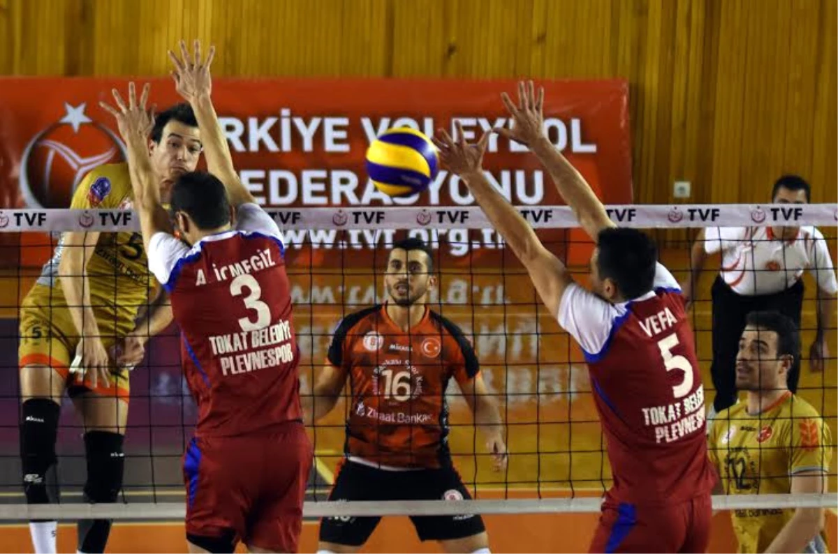 Voleybol: Efeler Ligi