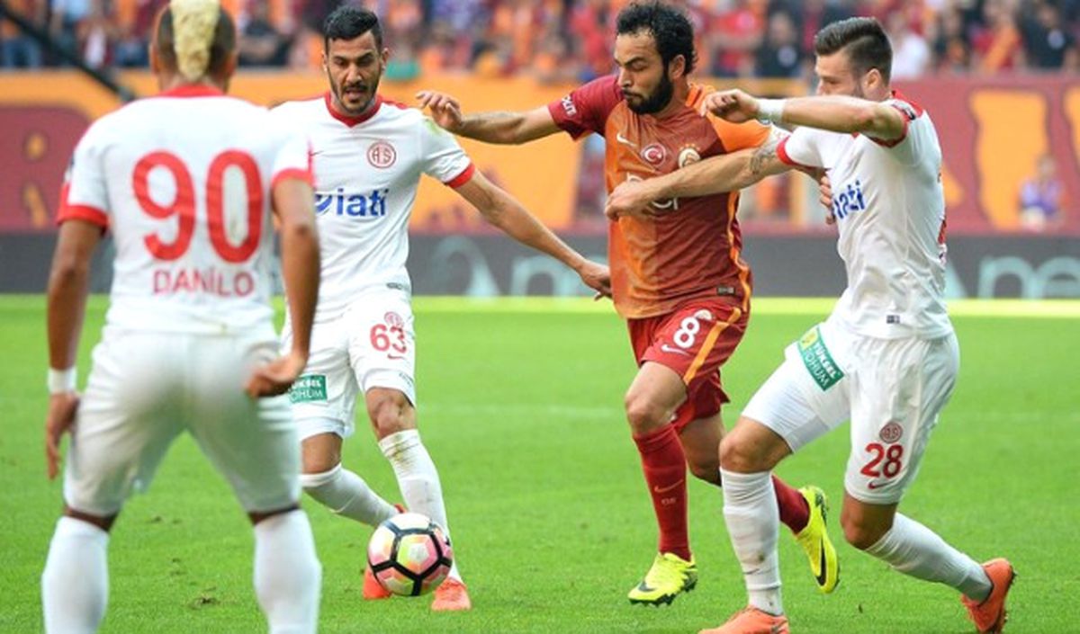 Galatasaray, Antalyaspor\'a Konuk Oluyor
