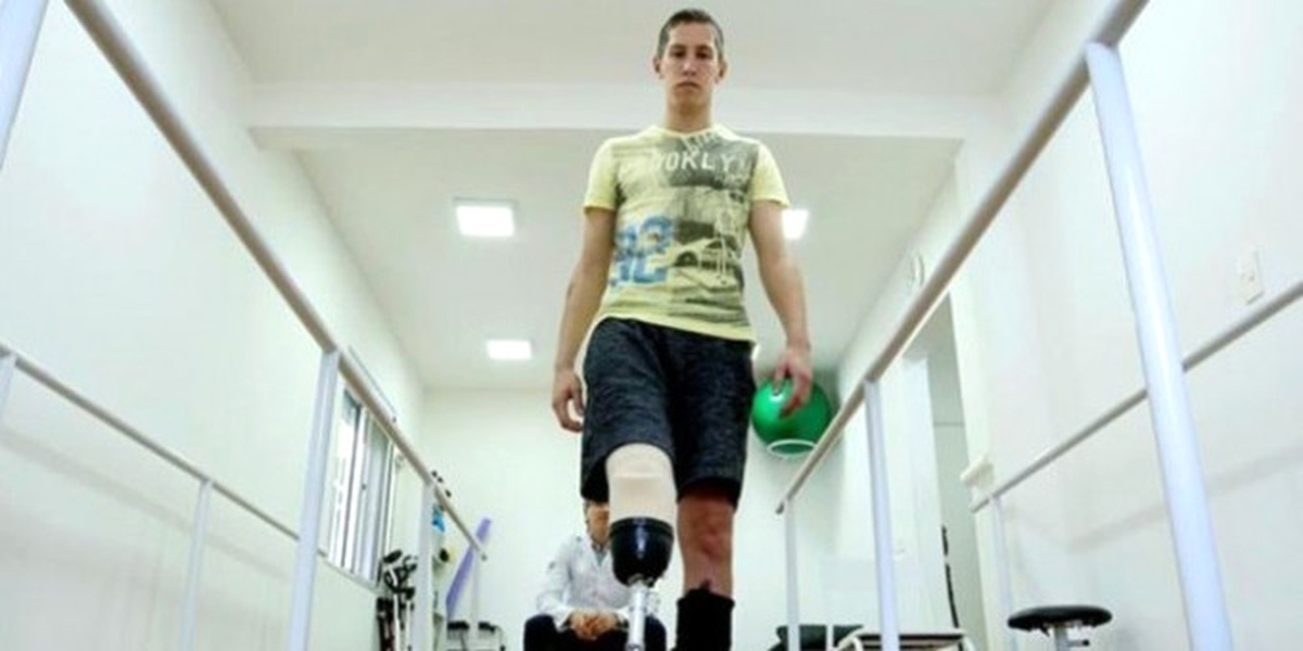 Bacağı Kesilen Futbolcu Yeniden Forma Giydi!