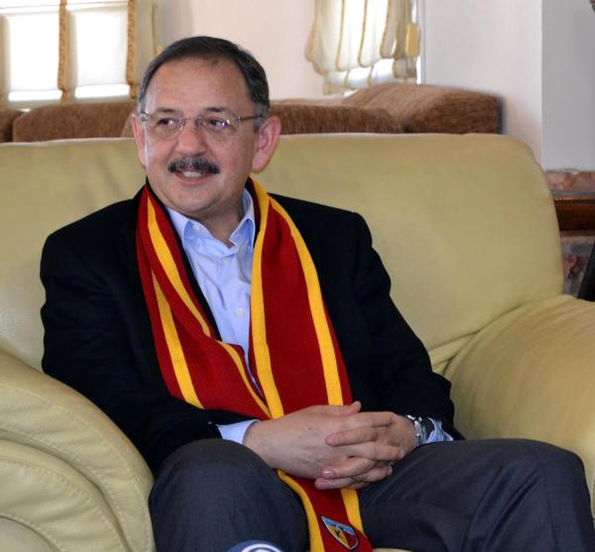 Bakan Özhaseki Kayserispor\'u Ziyaret Etti