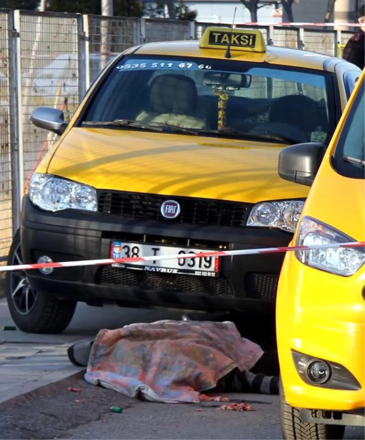 Durakta Tartıştığı Taksici Babasını Av Tüfeğiyle Öldürdü