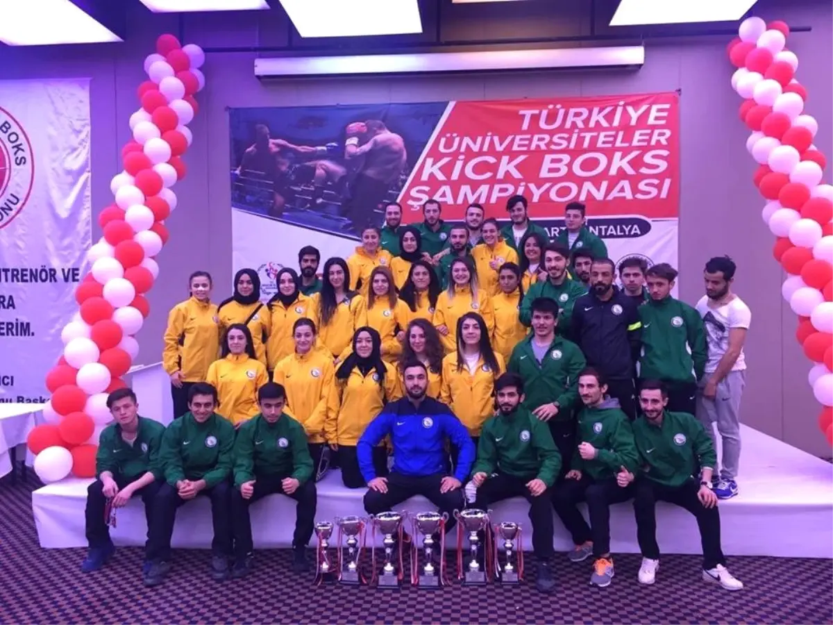 Düzce Üniversitesi Kick Boksta Tarih Yazdı