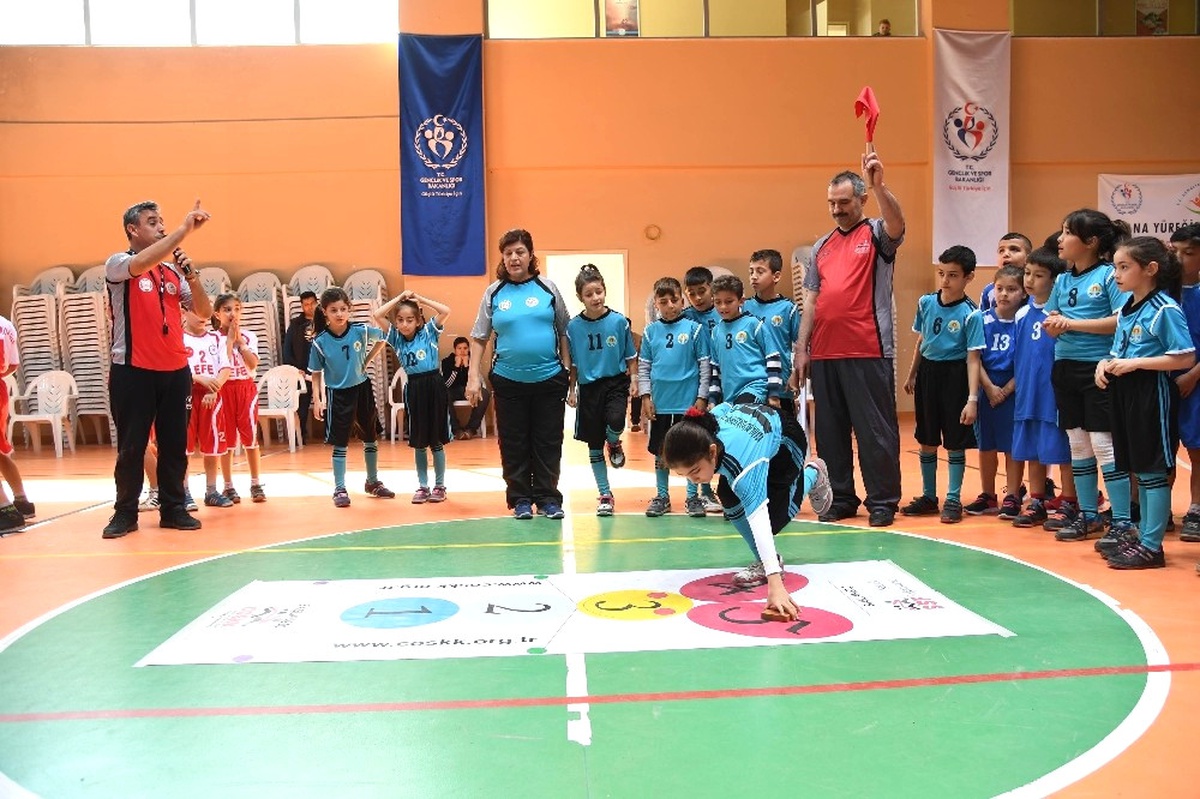Geleneksel Çocuk Oyunları Adana\'da Yaşatılıyor